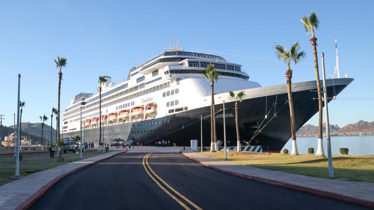 Gobernador Durazo impulsa desarrollo turístico con llegada del crucero Zaandam a Guaymas